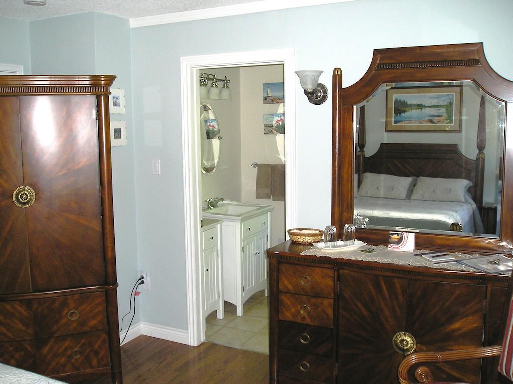 Tucked Inn The Harbour B&B Victoria Harbour Zimmer foto